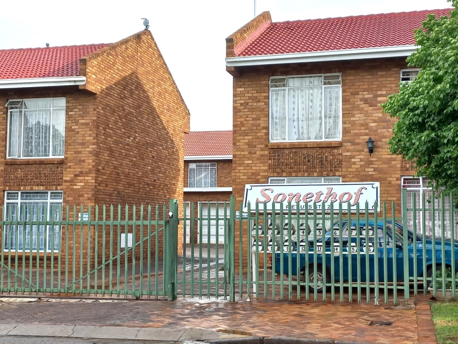 2 Bedroom Property for Sale in Potchefstroom North West